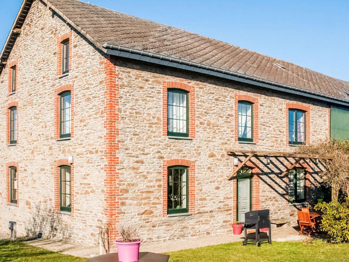Pretty Farmhouse In Houffalize With Courtyard Bagian luar foto
