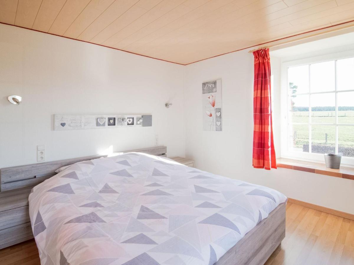 Pretty Farmhouse In Houffalize With Courtyard Bagian luar foto