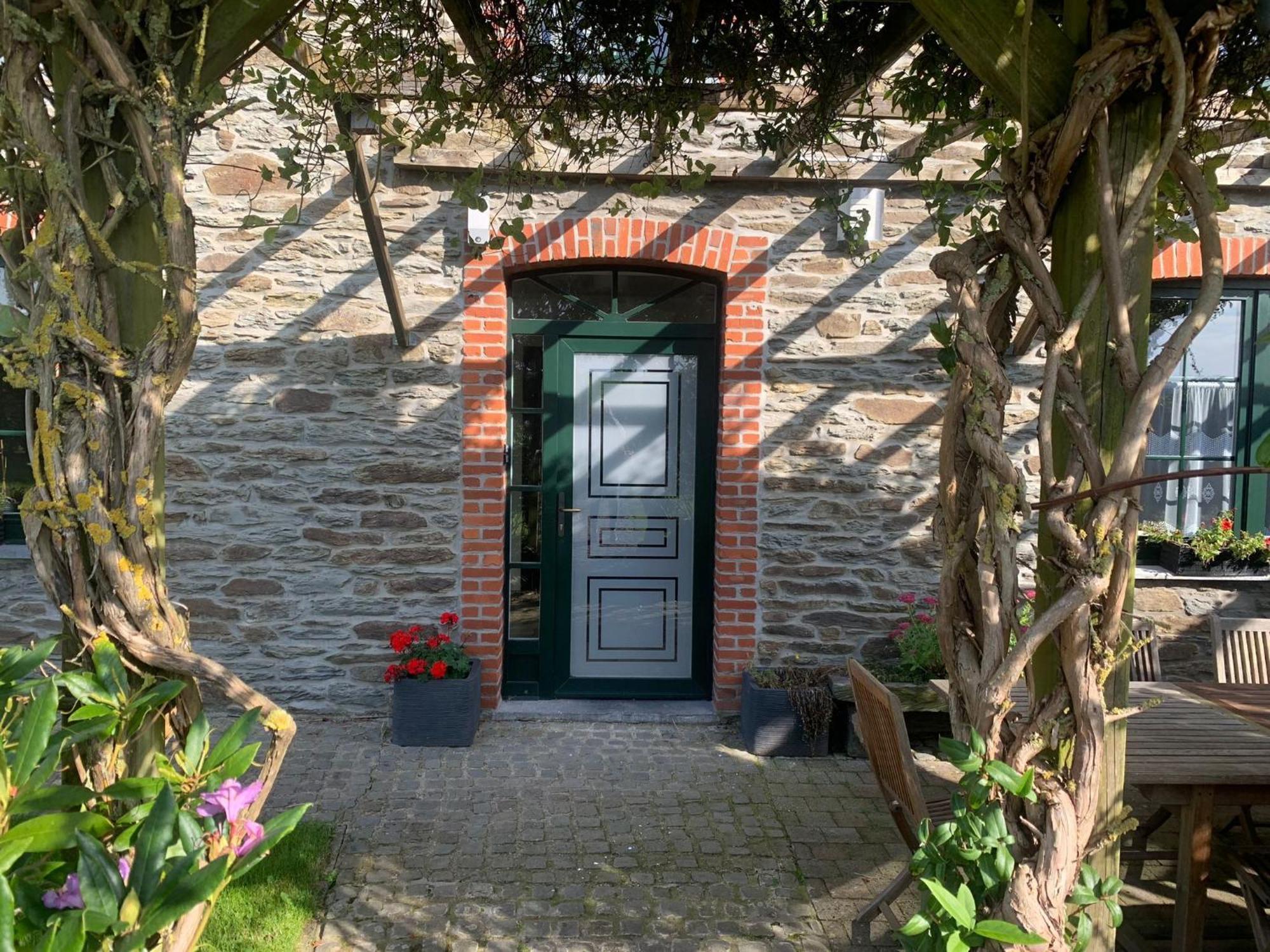 Pretty Farmhouse In Houffalize With Courtyard Bagian luar foto